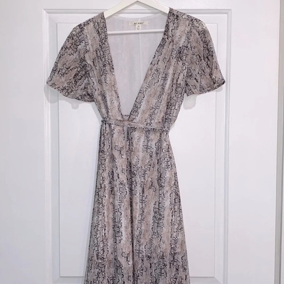 Miami by Francesca’s leopard print wrap maxi dress size xsmall - Picture 5 of 15